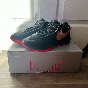 Lebron 20 ‘Trinity’ size 8.5 men’s